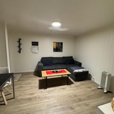 Liten Eldre Og Koselig Studiohybel 斯沃尔韦尔 外观 照片